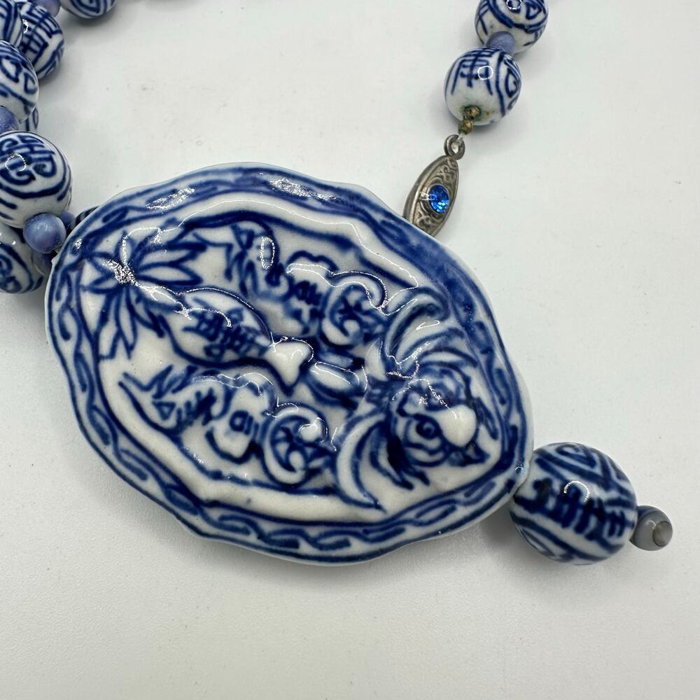Chinese vintage white royal blue porcelain beads beaded 28" pendant necklace - Picture 3 of 7